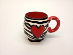 Mug black/white red heart