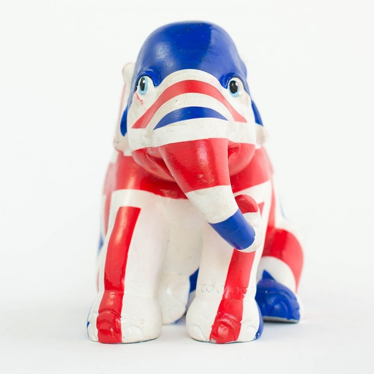 Union Jack, Sitting - Image 3