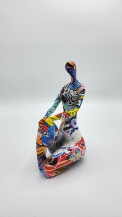 “Street Art” Woman (knee up) version 2