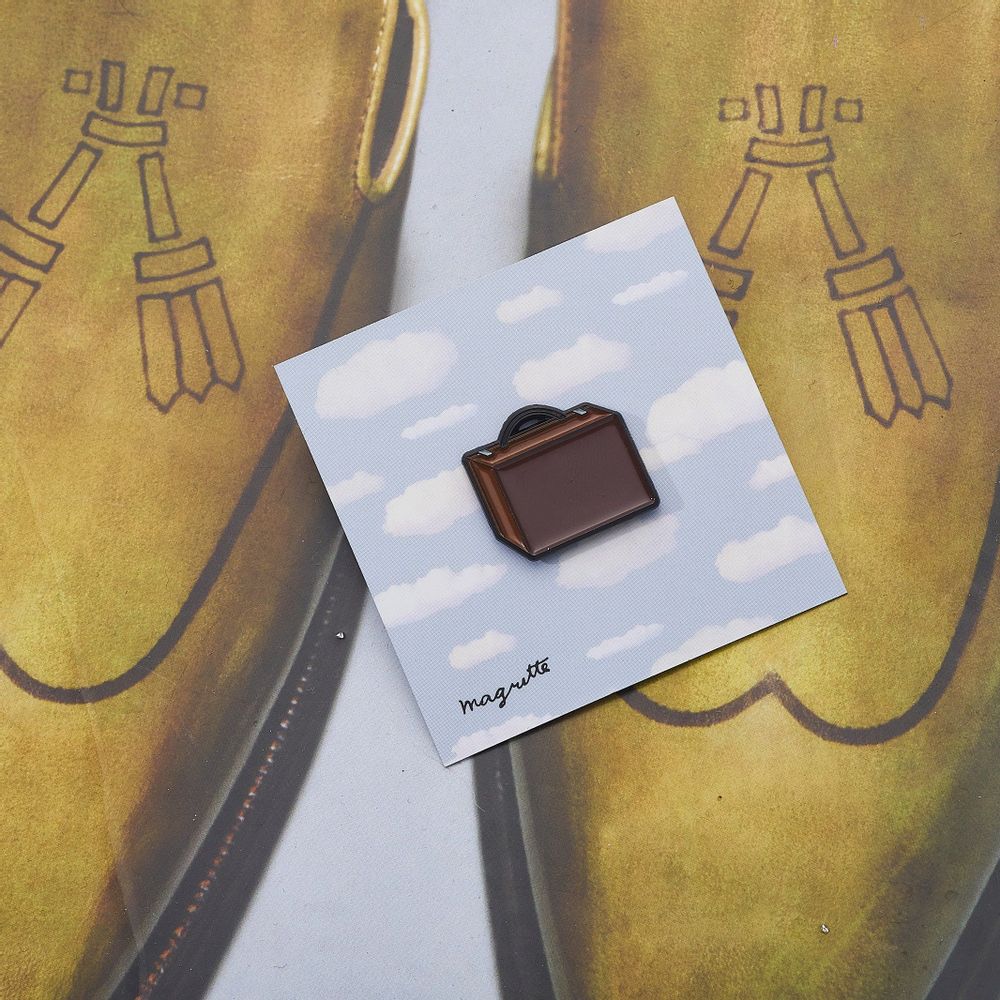 Magritte - The heart of the Matter Pin (suitcase) - Image 2