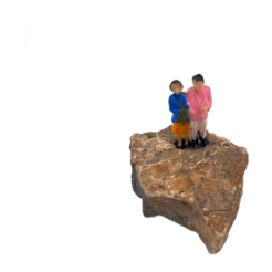 Kraan Crea - Miniature Statue “Together”